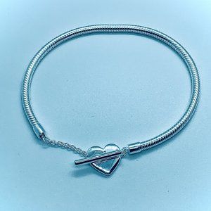 Brand new Pandora Moments Heart T-Bar Snake Chain Bracelet